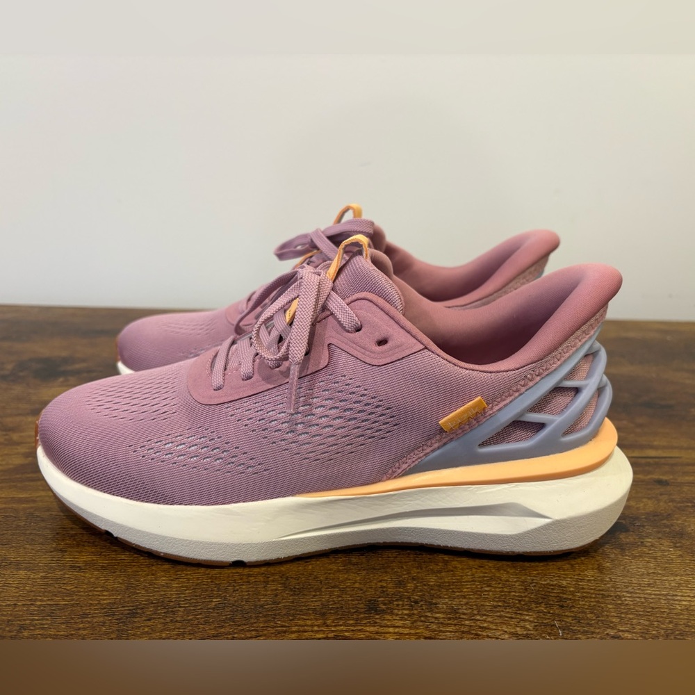 NWT Kizik Athens 2 - Women’s 10 - Lilas/Thistle